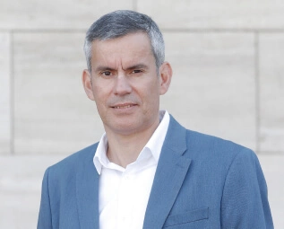 Administración - Gerente División Contraloría - Javier Aravena Carvallo